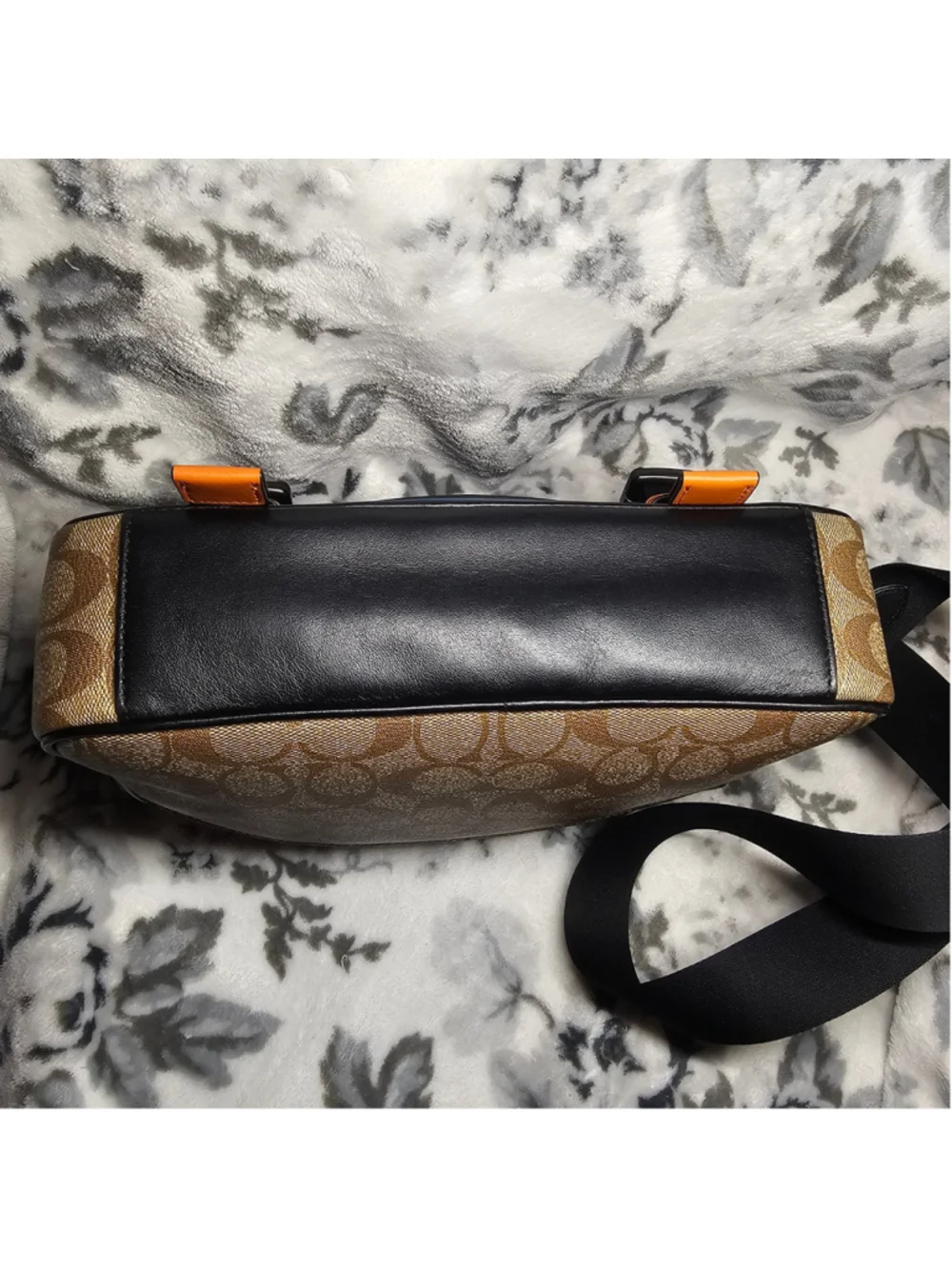 Coach Track Messenger Bag In Signature Canvas With Colorblock (Style C2725)
